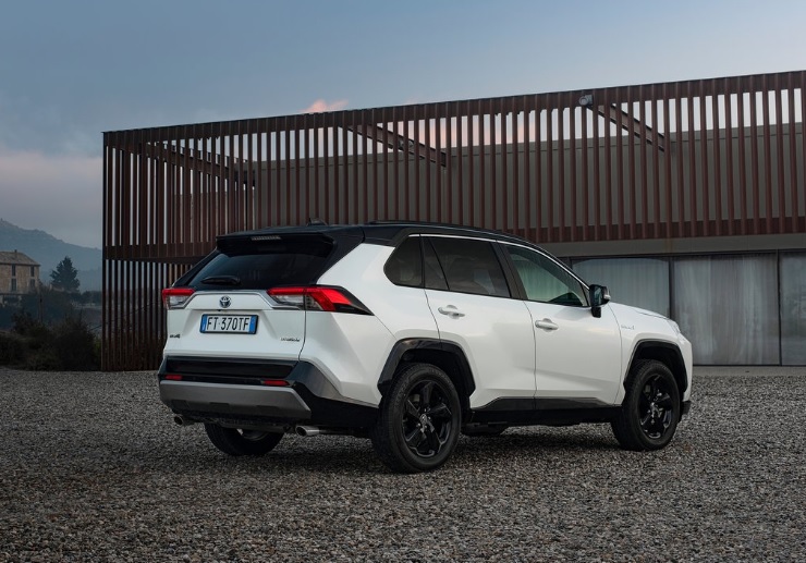2022 Toyota RAV4 2.5 Hybrid 222 HP Passion e-CVT