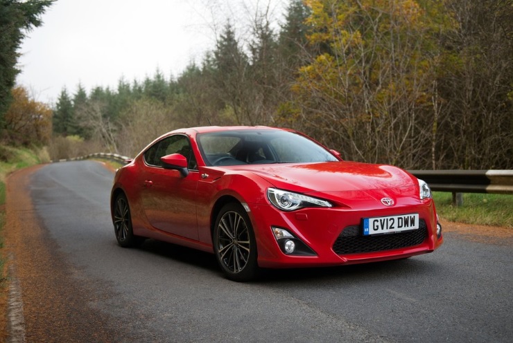 2016 Toyota GT 86 2.0 200 HP GT AT Özellikleri - arabayakit.com