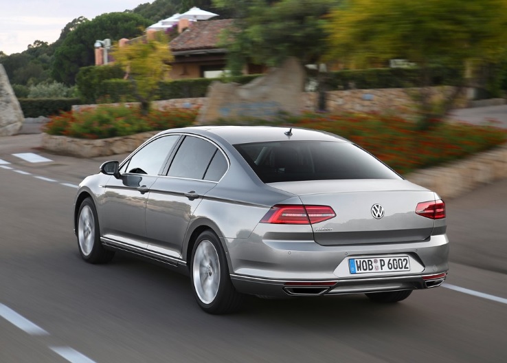 2015 Volkswagen Passat 1.6 TDI 120 HP Comfortline DSG Özellikleri - arabayakit.com