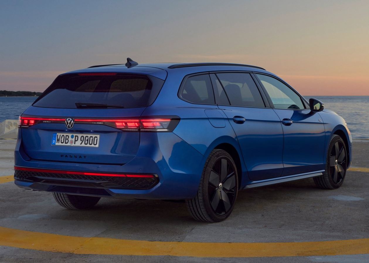 2025 Volkswagen Passat 1.5 eTSI 150 HP Elegance DSG Özellikleri - arabayakit.com