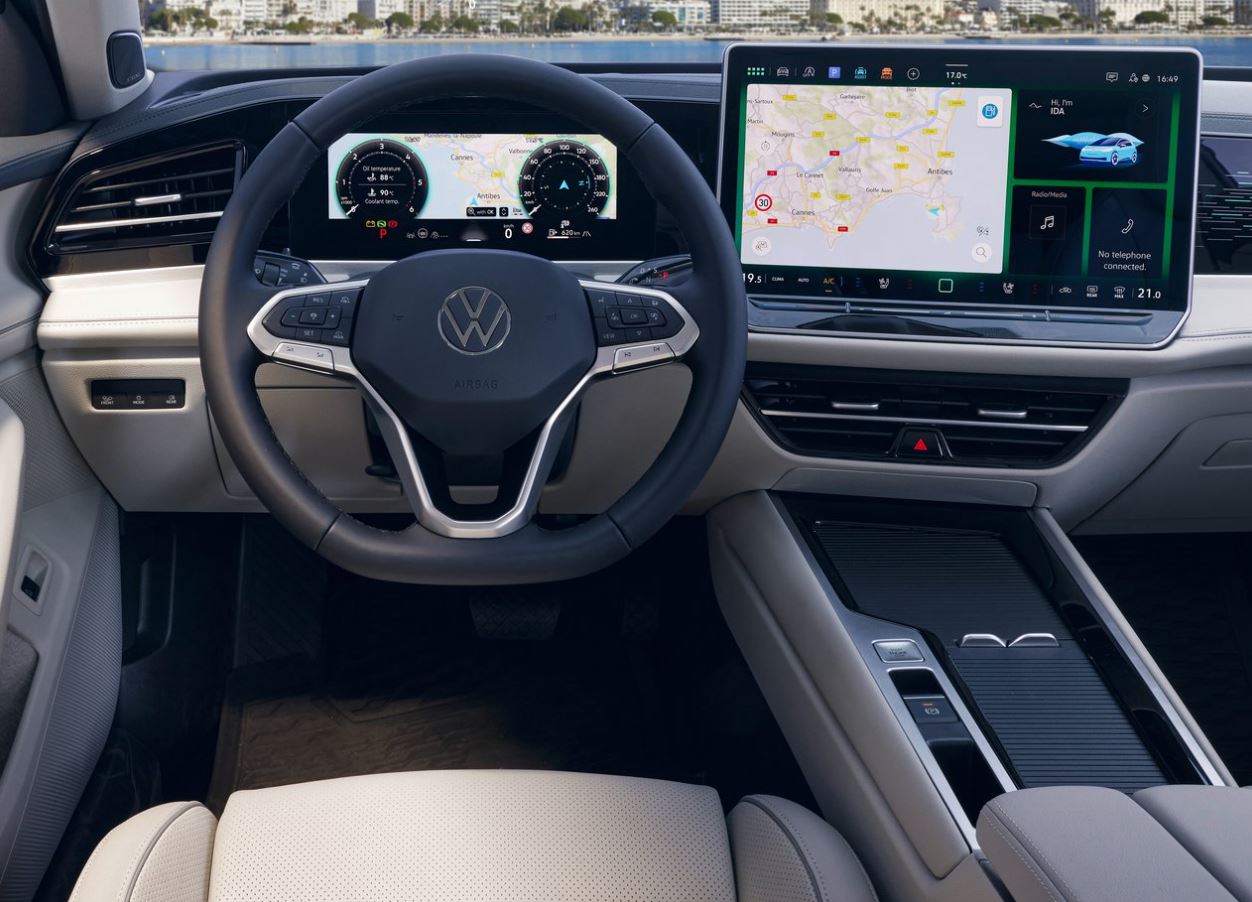 2025 Volkswagen Passat 1.5 eTSI 150 HP Elegance DSG Özellikleri - arabayakit.com