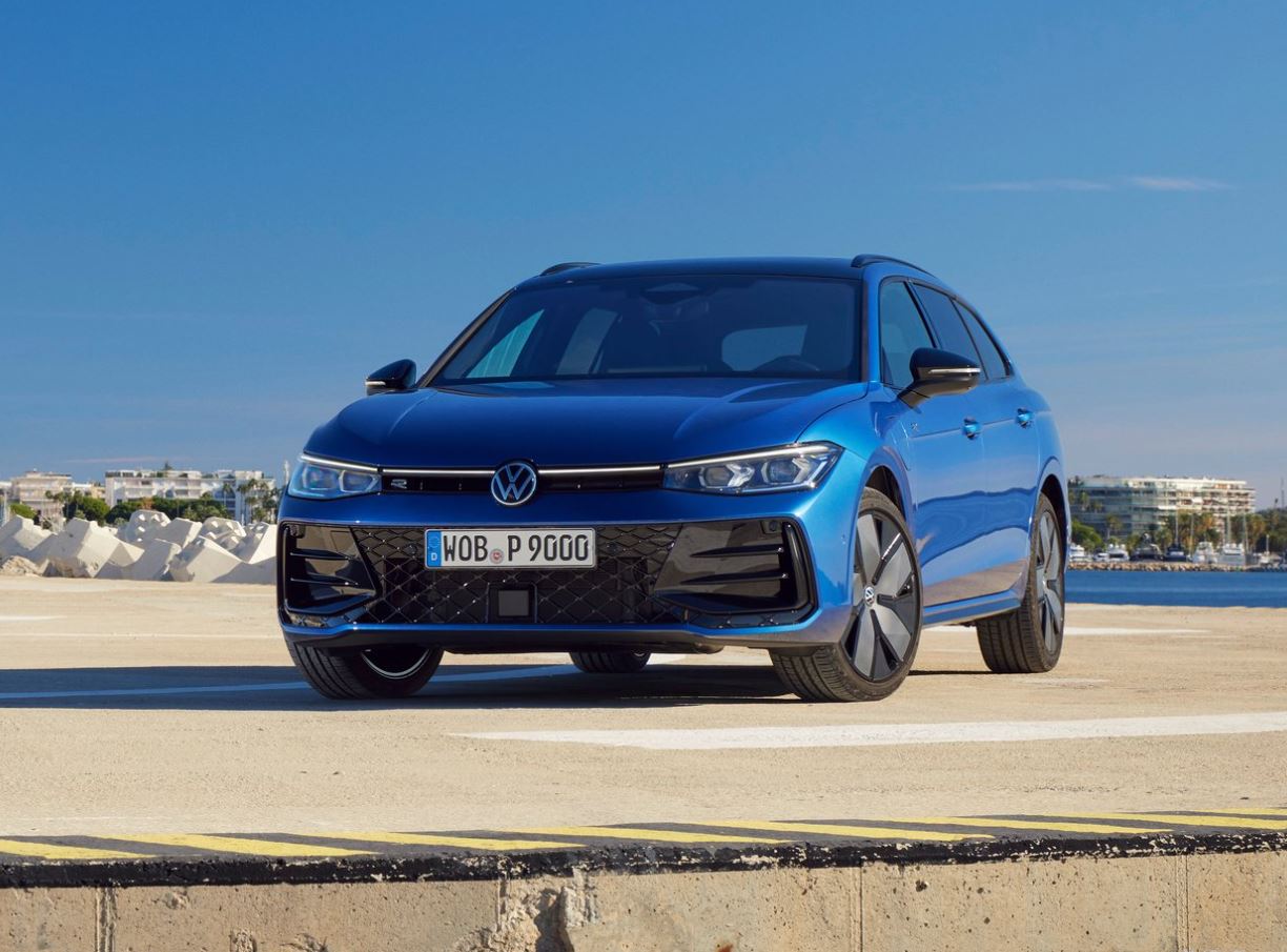 2025 Volkswagen Passat 1.5 eTSI 150 Beygir Elegance DSG Teknik Verileri