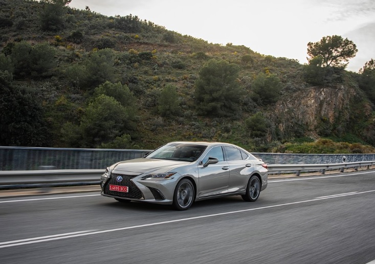 2020 Lexus ES 300h 2.5 218 HP Business e-CVT
