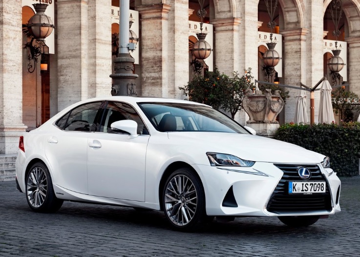 2020 Lexus IS 300h 2.5 223 HP Comfort e-CVT