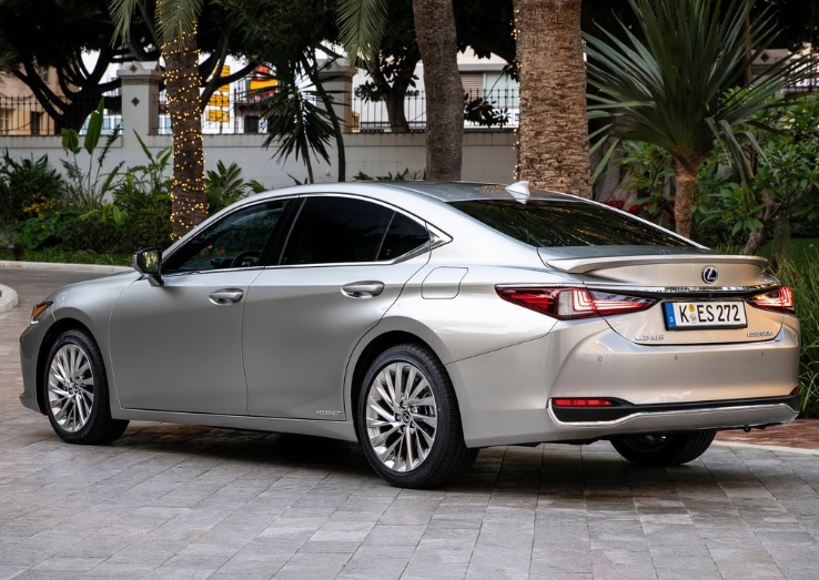 2020 Lexus ES 300h 2.5 218 HP Business e-CVT Özellikleri - arabayakit.com