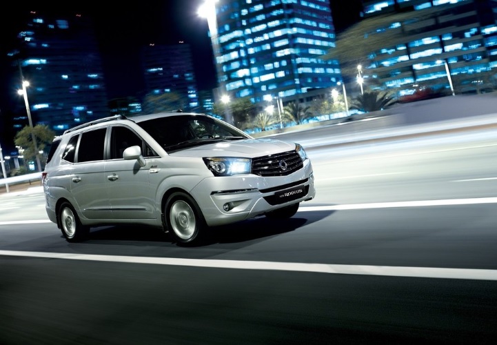 2015 Ssangyong Rodius 2.0 4x2 155 HP Platinum AT Özellikleri - arabayakit.com