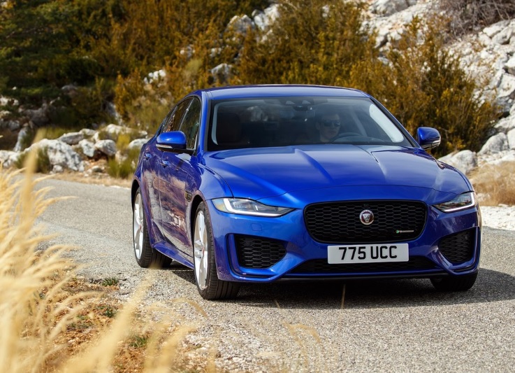 2020 Jaguar XE 2.0 D180 180 HP R-Dynamic S AT