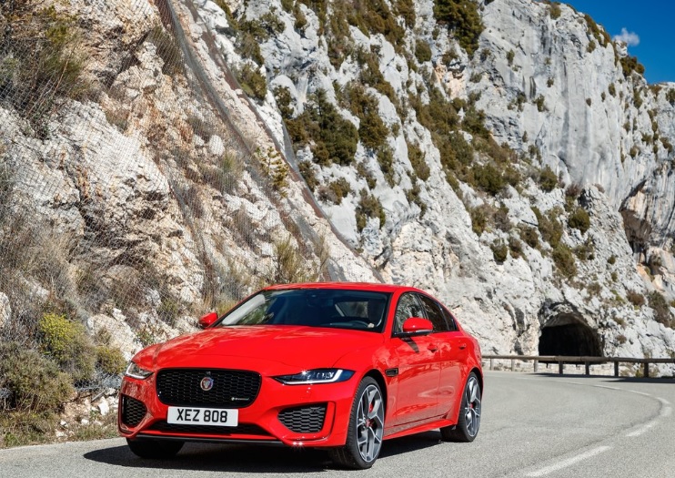 2020 Jaguar XE 2.0 D180 180 HP R-Dynamic S AT