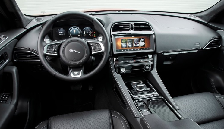 2019 Jaguar F-Pace 2.0 D 180 HP F-Pace AT