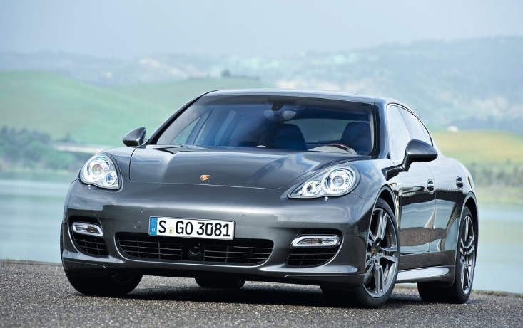 2014 Porsche Panamera 4.8 400 HP S Otomatik Özellikleri - arabayakit.com