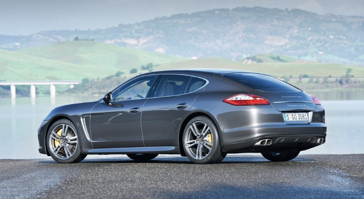 2014 Porsche Panamera 4.8 400 HP S Otomatik Özellikleri - arabayakit.com