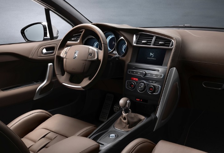 2017 DS DS 4 1.6 BlueHDi 120 Beygir Start Stop EAT6 Teknik Verileri