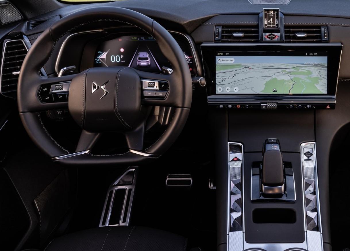 2023 DS DS 7 1.6 Hibrit 300 HP E-Tense Opera Otomatik
