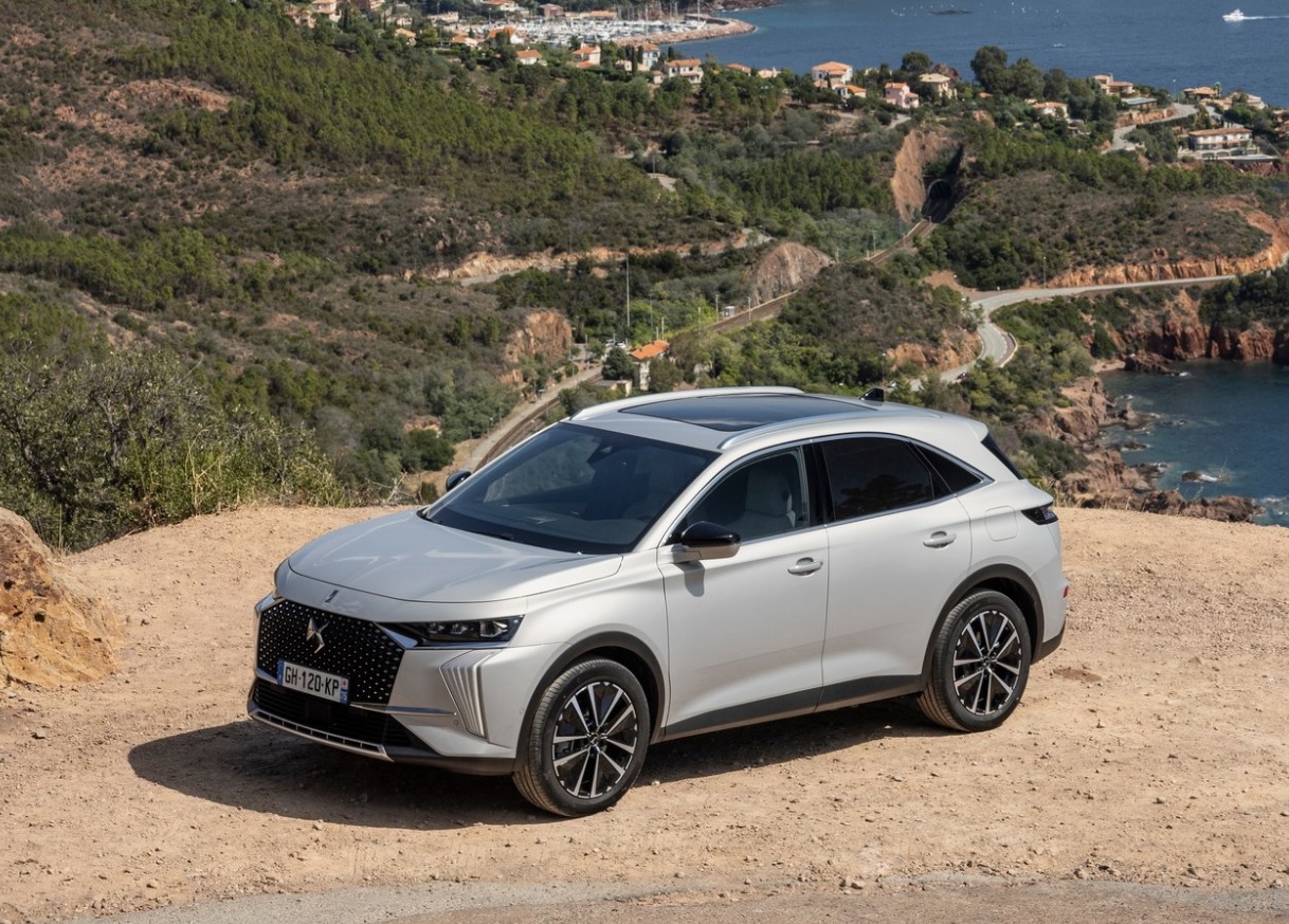 2023 DS DS 7 1.6 Hibrit 300 HP E-Tense Opera Otomatik