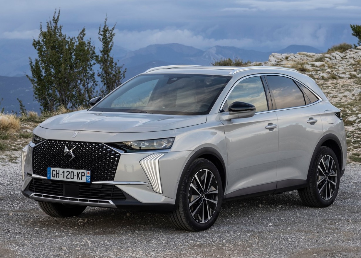 2023 DS DS 7 1.6 Hibrit 300 HP E-Tense Opera Otomatik