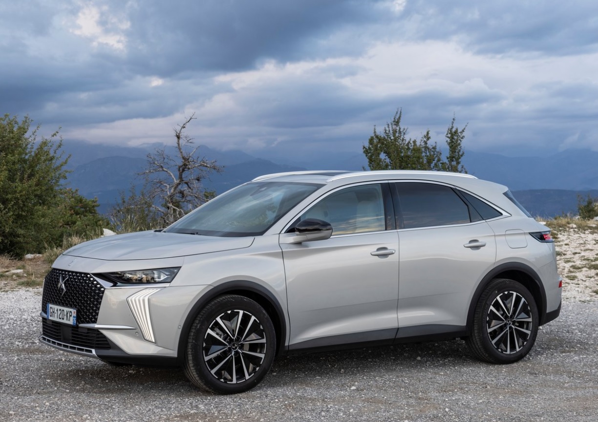 2023 DS DS 7 1.6 Hibrit 300 HP E-Tense Opera Otomatik