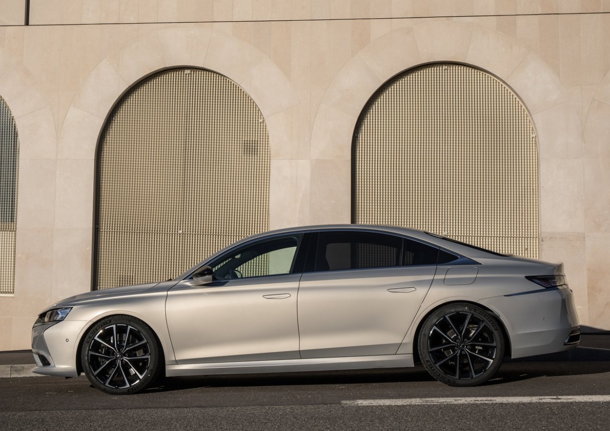 2022 DS DS 9 1.6 PureTech 225 HP Opera Otomatik