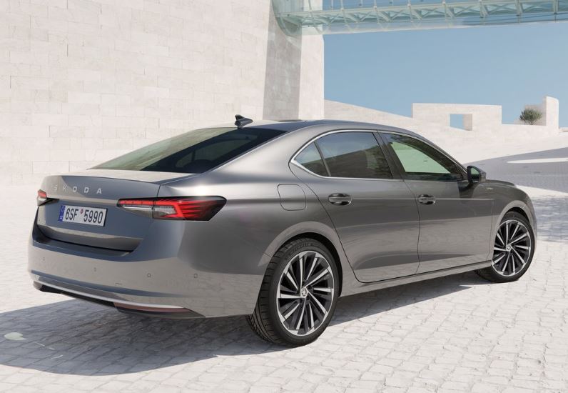 2025 Skoda Superb 1.5 TSI mHEV 150 HP Prestige DSG Özellikleri - arabayakit.com