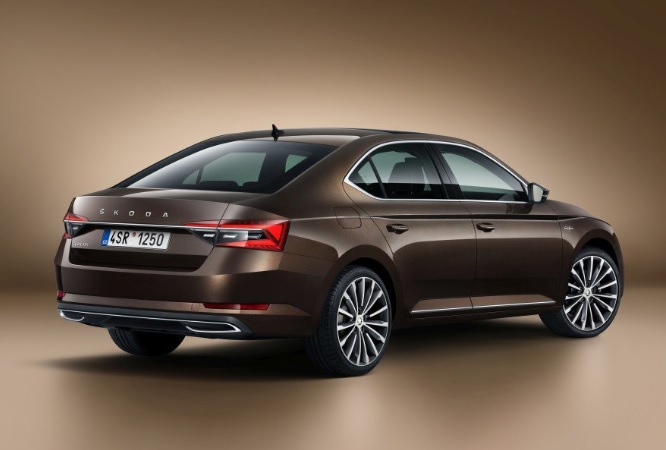 2023 Skoda Superb 1.5 TSI 150 HP Elite DSG Özellikleri - arabayakit.com