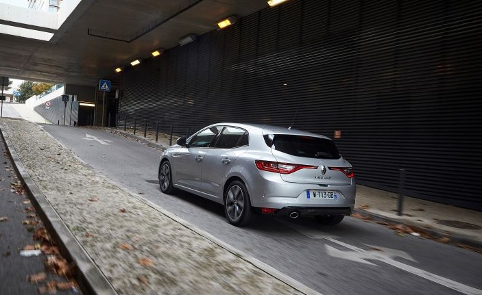 2017 Renault Megane HB 1.2 130 HP Touchrome Manuel Özellikleri - arabayakit.com