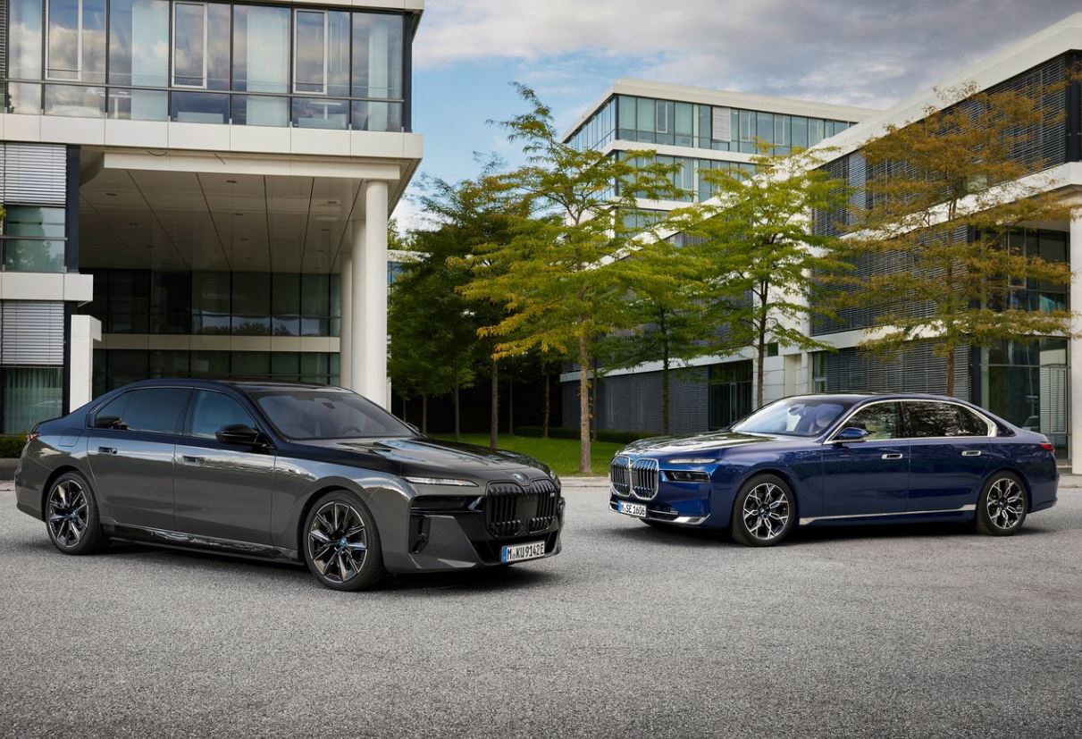 2024 BMW 7 Serisi 740Ld xDrive 3.0 300 HP Pure Excellence Steptronic Özellikleri - arabayakit.com