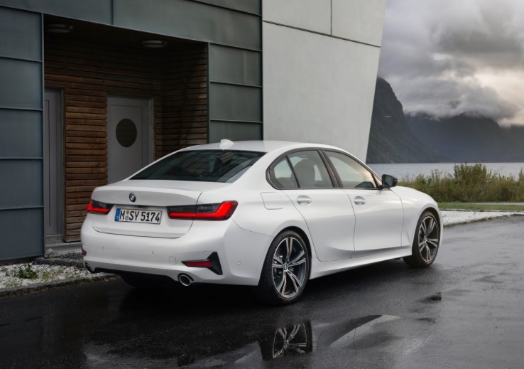 2022 BMW 3 Serisi 320i 1.6 170 HP Luxury Line Steptronic