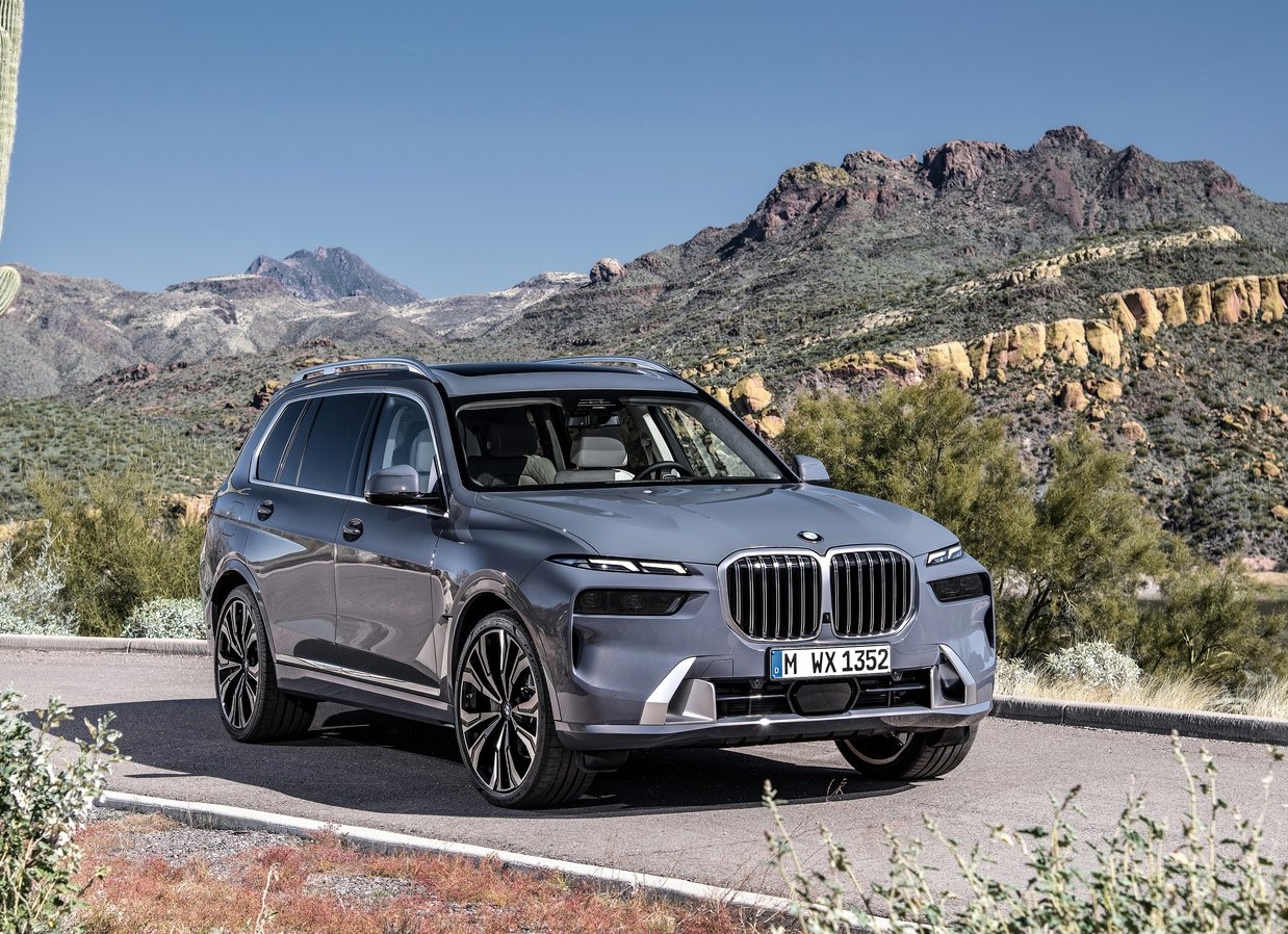 2023 BMW X7 3.0 xDrive40d 340 HP M Excellence Steptronic Özellikleri - arabayakit.com
