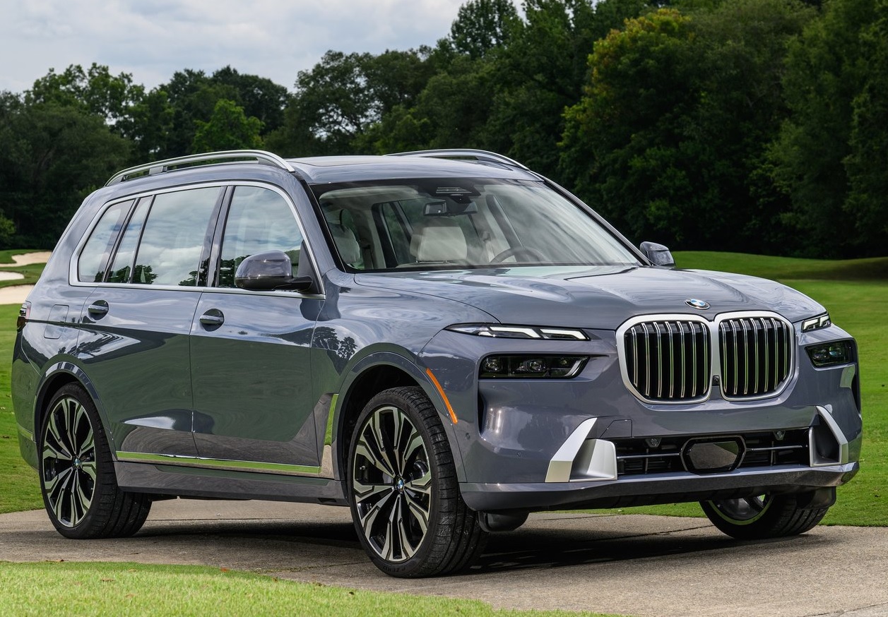 2023 BMW X7 3.0 xDrive40d 340 HP M Excellence Steptronic Özellikleri - arabayakit.com
