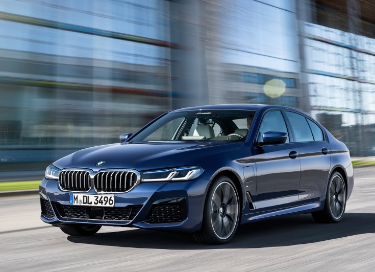 2023 BMW 5 Serisi 520d 2.0 xDrive 190 HP Luxury Line Steptronic Özellikleri - arabayakit.com