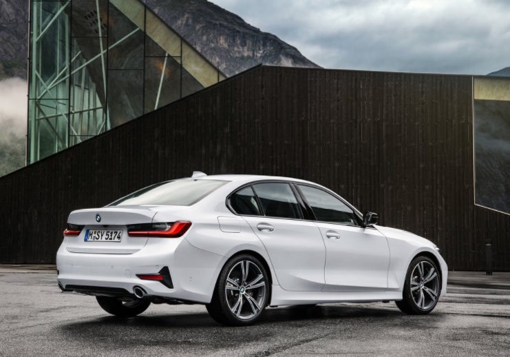 2021 BMW 3 Serisi 320i 1.6 170 HP Sport Line Steptronic Özellikleri - arabayakit.com