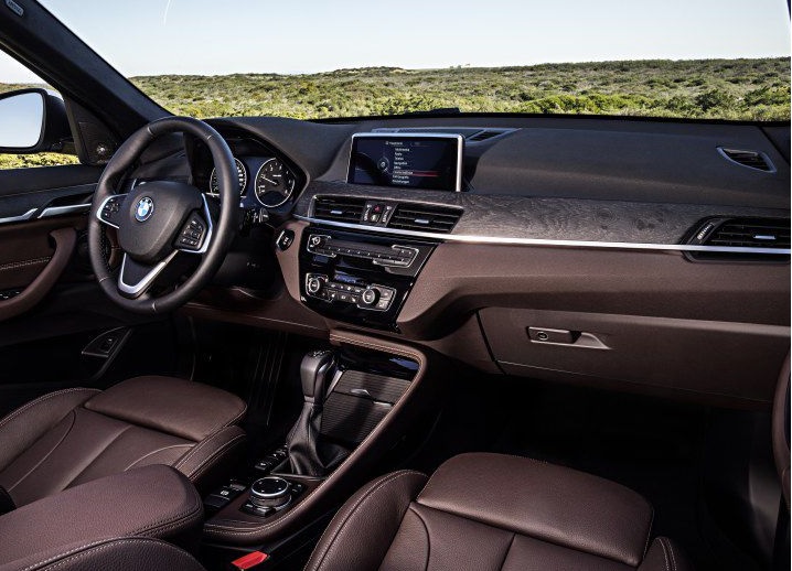2017 BMW X1 18i 1.5 136 HP Sport Line sDrive DCT Özellikleri - arabayakit.com