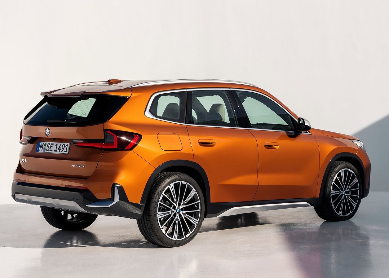 2023 BMW X1 1.5 sDrive18i 136 Beygir X-Line Steptronic Teknik Verileri