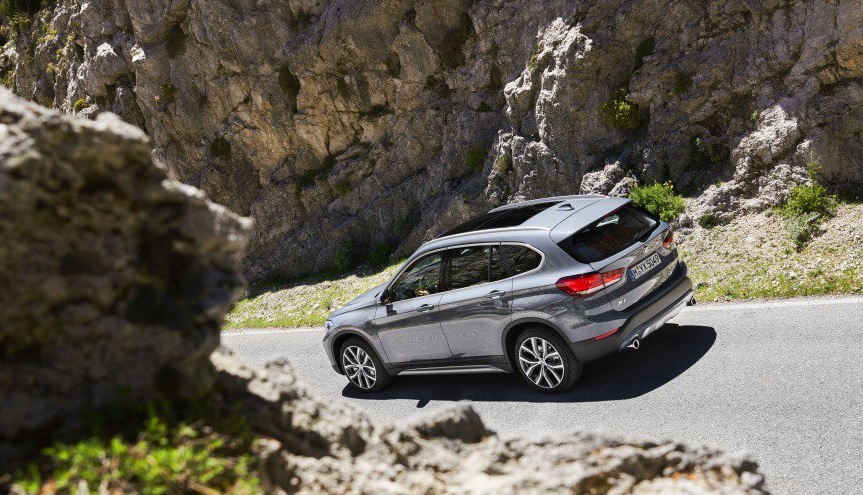 2021 BMW X1 1.5 sDrive18i 140 HP M Sport Steptronic Özellikleri - arabayakit.com