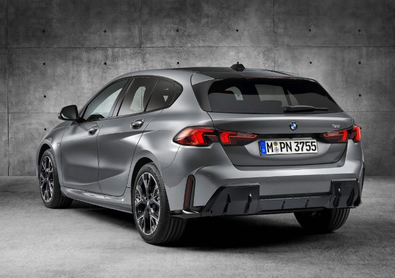 2024 BMW Yeni 1 Serisi 120 1.5 170 HP M Sport Steptronic Özellikleri - arabayakit.com