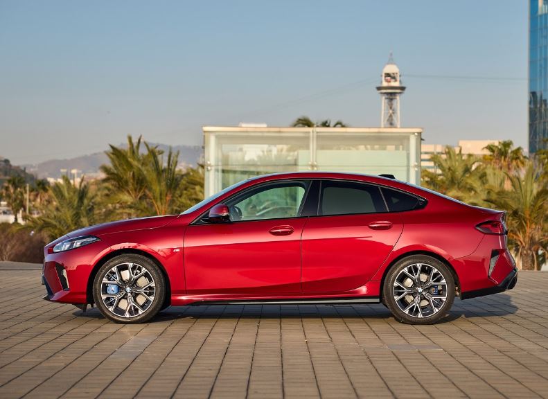 2025 BMW 2 Serisi 220 1.5 170 HP Sport Line Otomatik Özellikleri - arabayakit.com