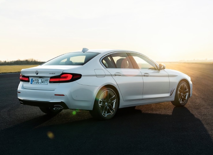 2021 BMW 5 Serisi 520i 1.6 170 HP Special Edition Luxury Line Steptronic