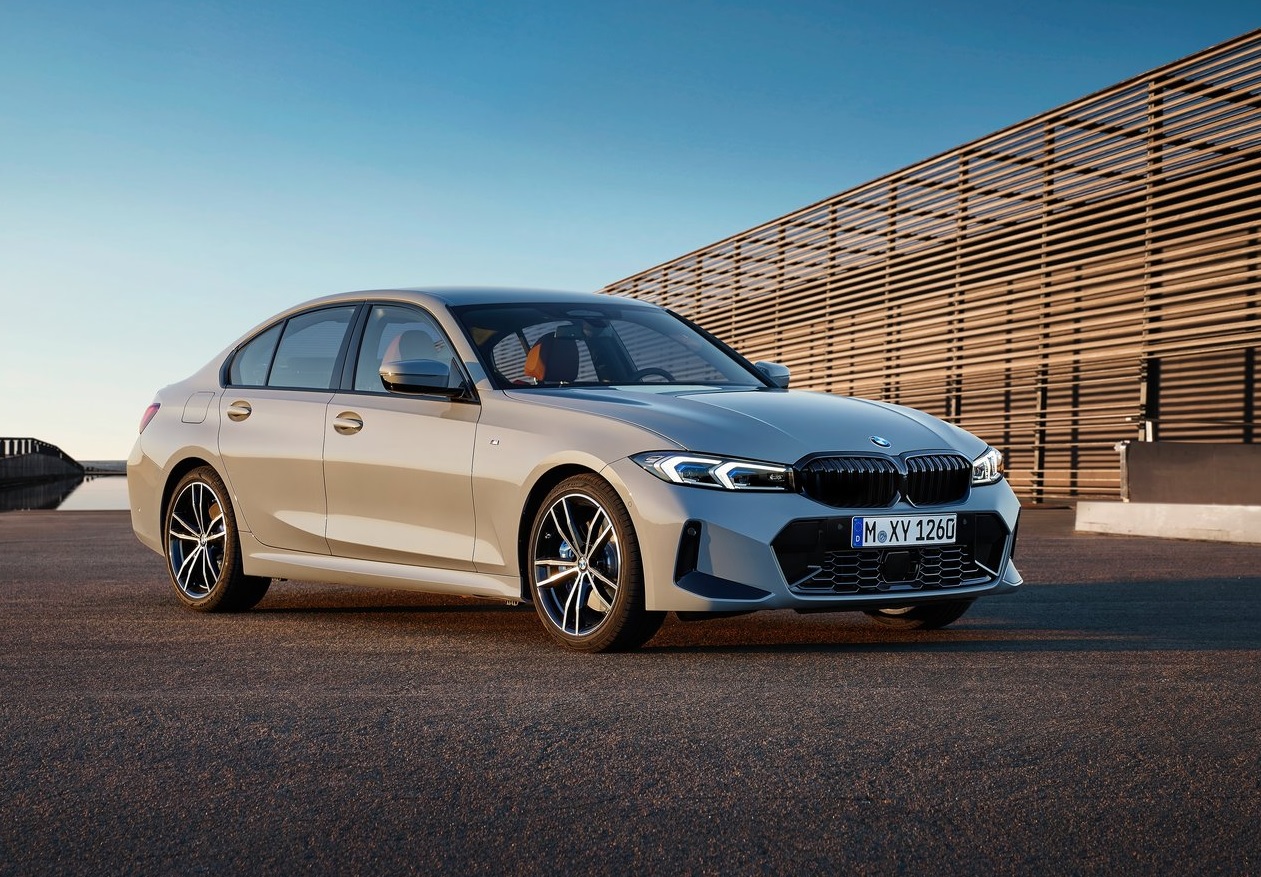 2023 BMW 3 Serisi 320i 1.6 170 HP M Sport Steptronic Özellikleri - arabayakit.com