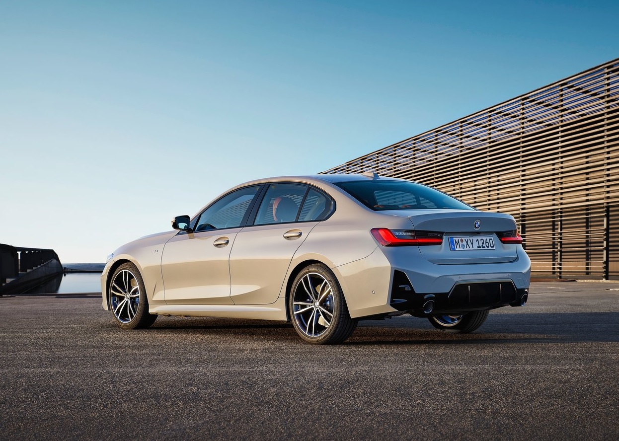 2023 BMW 3 Serisi 320i 1.6 170 HP M Sport Steptronic Özellikleri - arabayakit.com