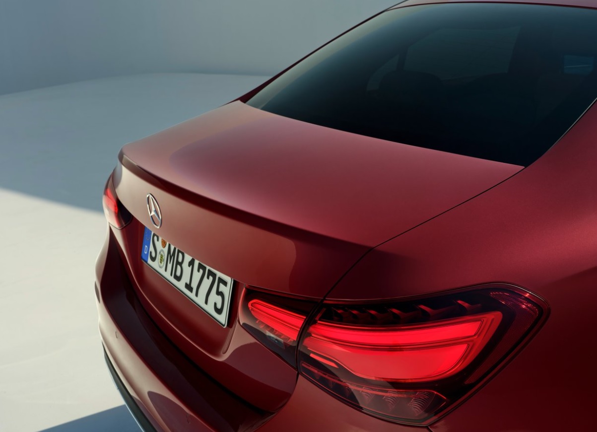 2025 Mercedes A Serisi Sedan A200 1.3 163 Beygir AMG 7G-DCT Teknik Verileri