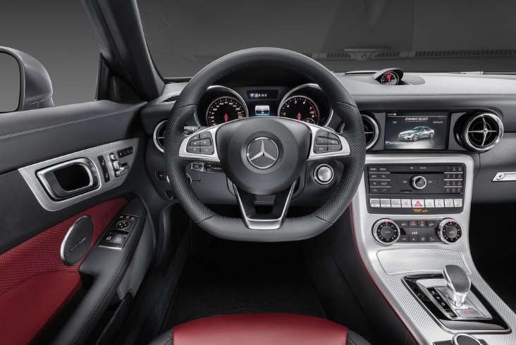 2017 Mercedes SLC 300 2.0 245 HP AMG G TRONIC