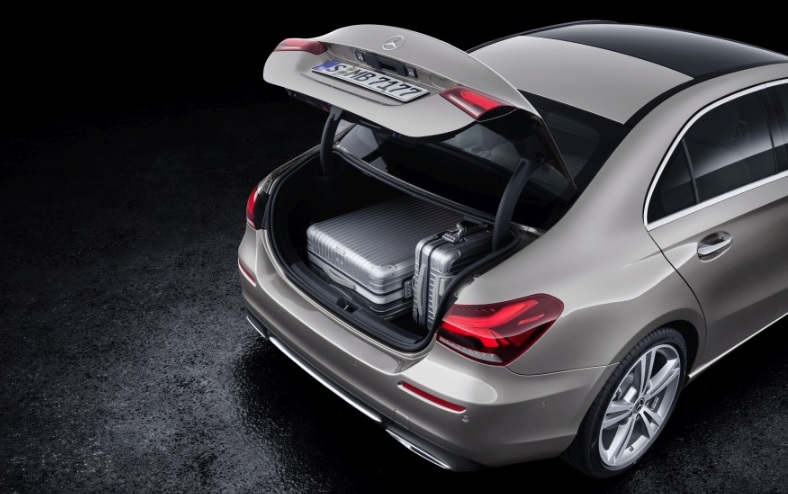 2022 Mercedes A Serisi Sedan A200 1.3 163 HP AMG Plus 7G-DCT Özellikleri - arabayakit.com