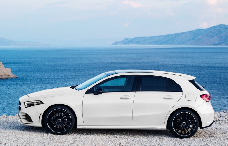 2022 Mercedes A Serisi A45 S 2.0 421 HP Performance SpeedShift DCT Özellikleri - arabayakit.com