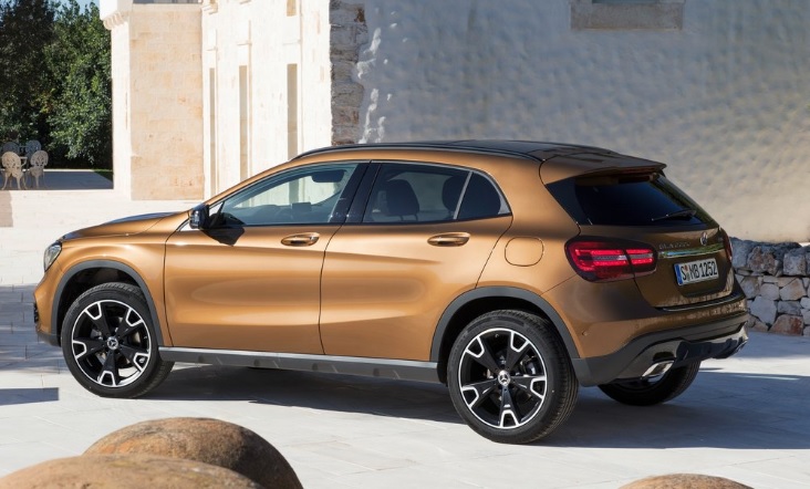 2020 Mercedes GLA Serisi 200 1.6 156 HP AMG 7G-DCT Özellikleri - arabayakit.com