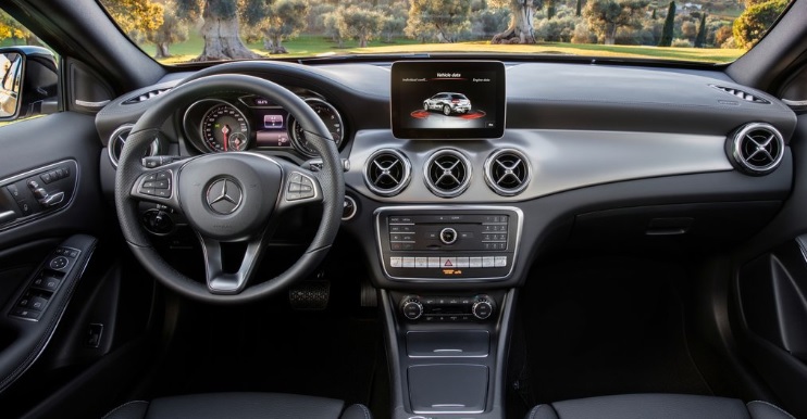 2020 Mercedes GLA Serisi 200 1.6 156 HP AMG 7G-DCT Özellikleri - arabayakit.com