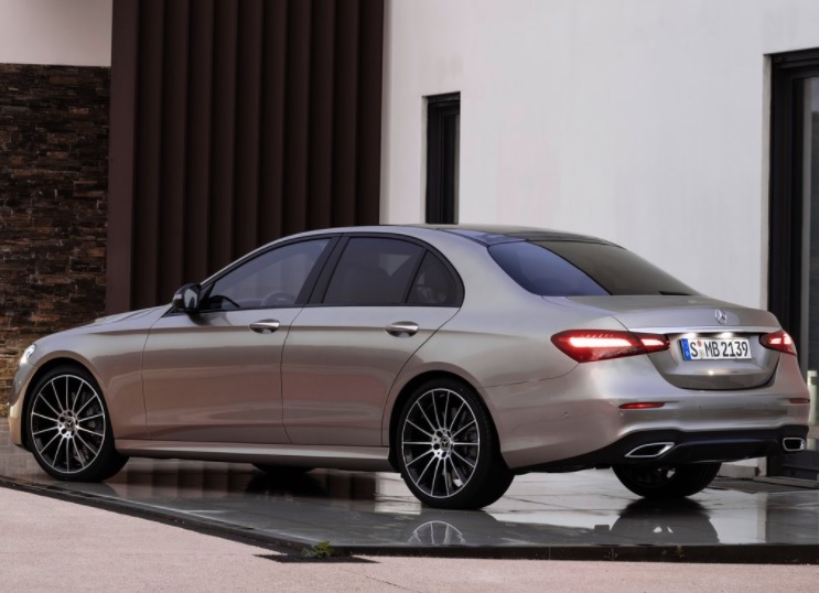 2022 Mercedes E Serisi E300d 2.0 4MATIC 265 HP AMG 9G-TRONIC