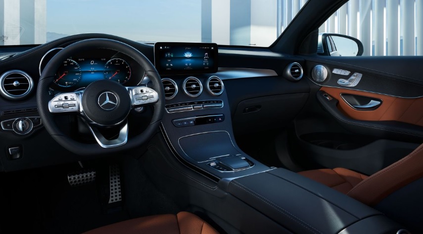 2020 Mercedes GLC 300d 2.0 4Matic 245 HP AMG 9G-Tronic Özellikleri - arabayakit.com